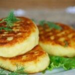 Картопляні зрази з грибами і фаршем в духовці