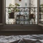 Ось чому варто негайно припинити спати з відчиненими вікнами
