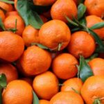 Експерти пояснили, чи можна зберігати мандарини в холодильнику і чи потрібно їх мити