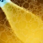 Вичерпувати ложкою піну не потрібно: як прибрати всю пінку з бульйону за один раз