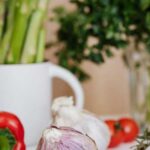 З якими продуктами не можна їсти часник