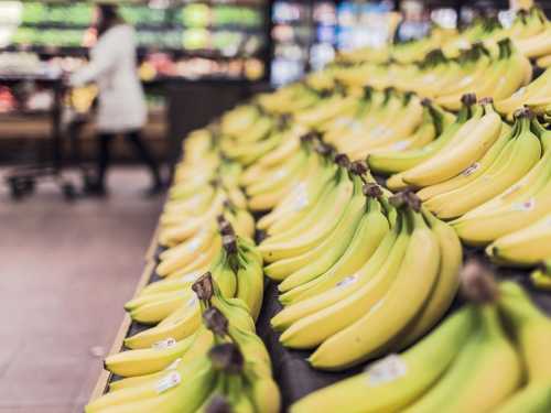 Навіть стиглі банани не будуть чорніти тиждень — правила зберігання
