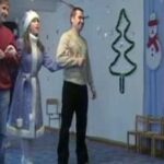 Дивіться, як Снігуронька в дитсадку каталася на папах-оленях (відео)