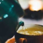 Чи є кофеїн у зеленому чаї — скільки міститься в 1 чашці