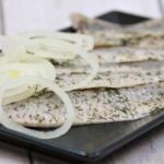 Як з допомогою меду приготувати смачний маринад до оселедця