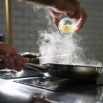 Що не можна готувати в посуді з нержавіючої сталі — загрожує псуванням страв і проблемами зі здоров’...
