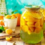 10 легких рецептів компоту з абрикосів та апельсинів на зиму