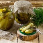 Огірки часточками на зиму: 12 найсмачніших рецептів