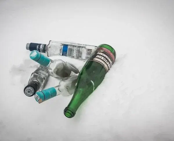 Лікар назвала смертельну дозу алкоголю на прикладі популярних напоїв
