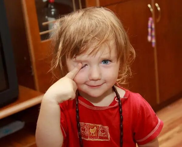 Що не можна забороняти дитині, навіть якщо дуже хочеться: психологи назвали 4 табу, які калічать волю