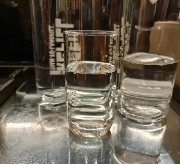 Скільки води потрібно випивати за день: білоруський гастроентеролог поділилася простою формулою