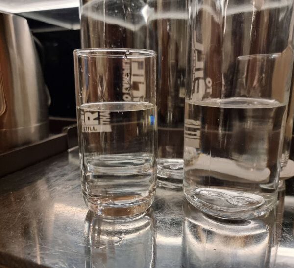 Що буде, якщо пити воду під час їжі:&hellip;