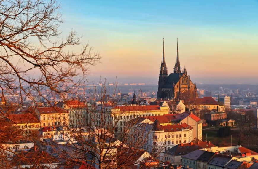 Сложно ли украинцам поступить в Чехии после школы