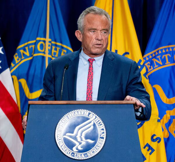 Суддя призупиняє спроби Кеннеді-молодшого змінити дитяче щеплення.