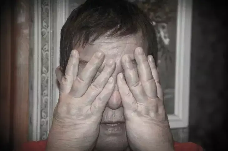 Як відволіктися від тривожних думок: допоможе просте дію, яке ви і так виконуєте щодня Лицо