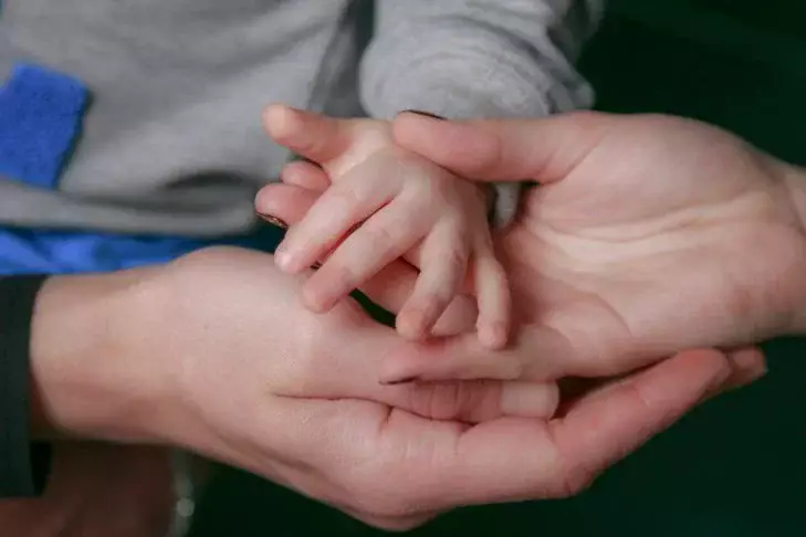 Чому ваша дитина бреше вам, навіть якщо ви думаєте, що це не так Руки