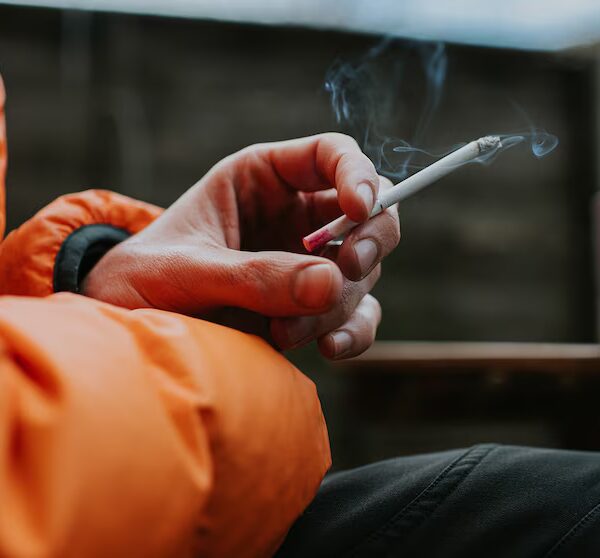 Куріння серед американців сягнуло історичного мінімуму, але вейпінг…