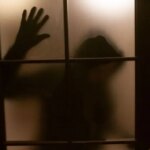 Дитячі страхи: звідки береться страх темряви і як її позбутися