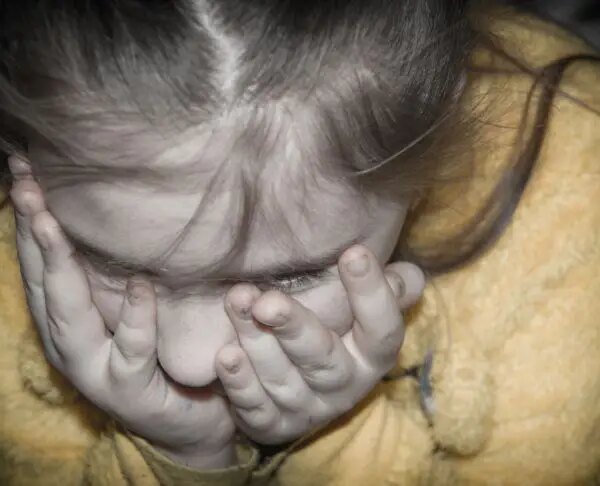 Що робити, якщо дитина соромиться: соціалізація без стресу