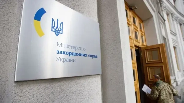 4 українців залишаються на ураженому хантавірусом лайнері, ще один на спецрейсі до Нідерландів, усі без ознак хвороби - МЗС