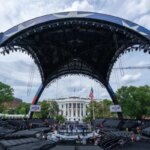 Гігантська арена під Білим домом: Трамп святкує день народження боєм у клітці