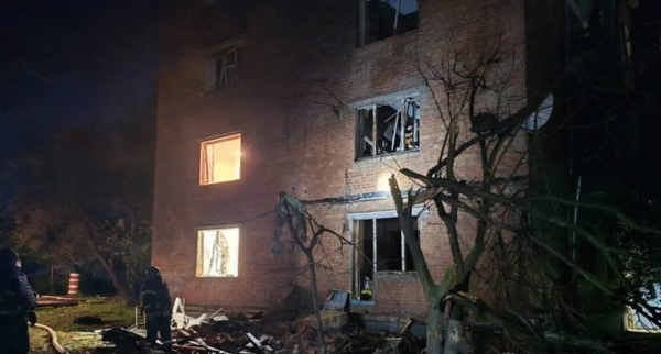 Удар по Харкову: двоє поранених, пошкоджено будинки, гаражі зруйновані вщент