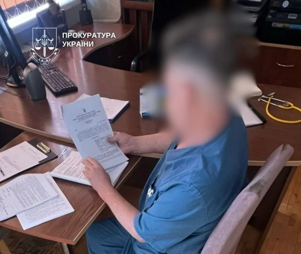У Києві лікарю повідомили про підозру через смерть військового з непоміченим переломом