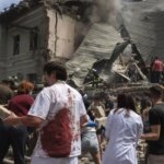 Лікарі опановують протиповітряну оборону: поради пацієнтам під час обстрілів