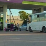 Паливна криза в Криму: громадський транспорт зупинився в довжелезних чергах на АЗС