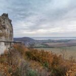 Словаччина. Замок Виняни Viniansky hrad Цікаві місця • Визначні пам'ятки • Що відвідати у Словаччині...