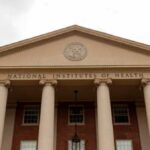 Позов: NIH порушив право на свободу слова заявників на гранти