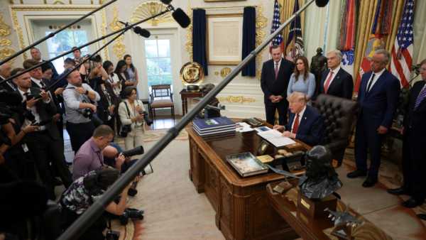 Трамп обіцяє дешевші ліки для Medicaid завдяки угодам з фармкомпаніями