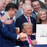 США позбавлять доступу до Medicaid законних іммігрантів, включно з біженцями та жертвами торгівлі лю...